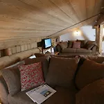 La Grange De L\'Aiguille